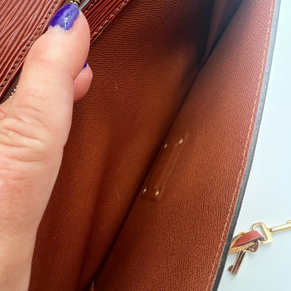 Louis Vuitton Epi Dragonne clutch Kenya brown EUC - Picture 11 of 16